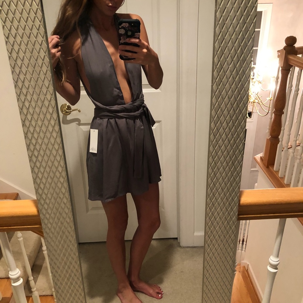 🛍 SOLD 🛍 NWT Tobi Wrap Around Dress